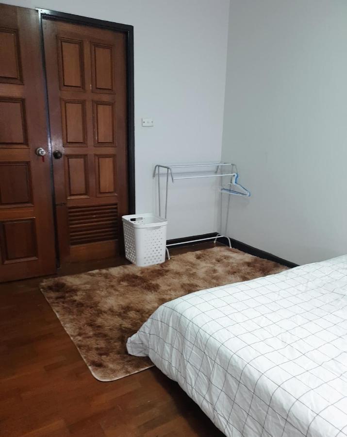 Acomodação com café da manhã  Kru Nat's W/ Private & Gym Banguecoque